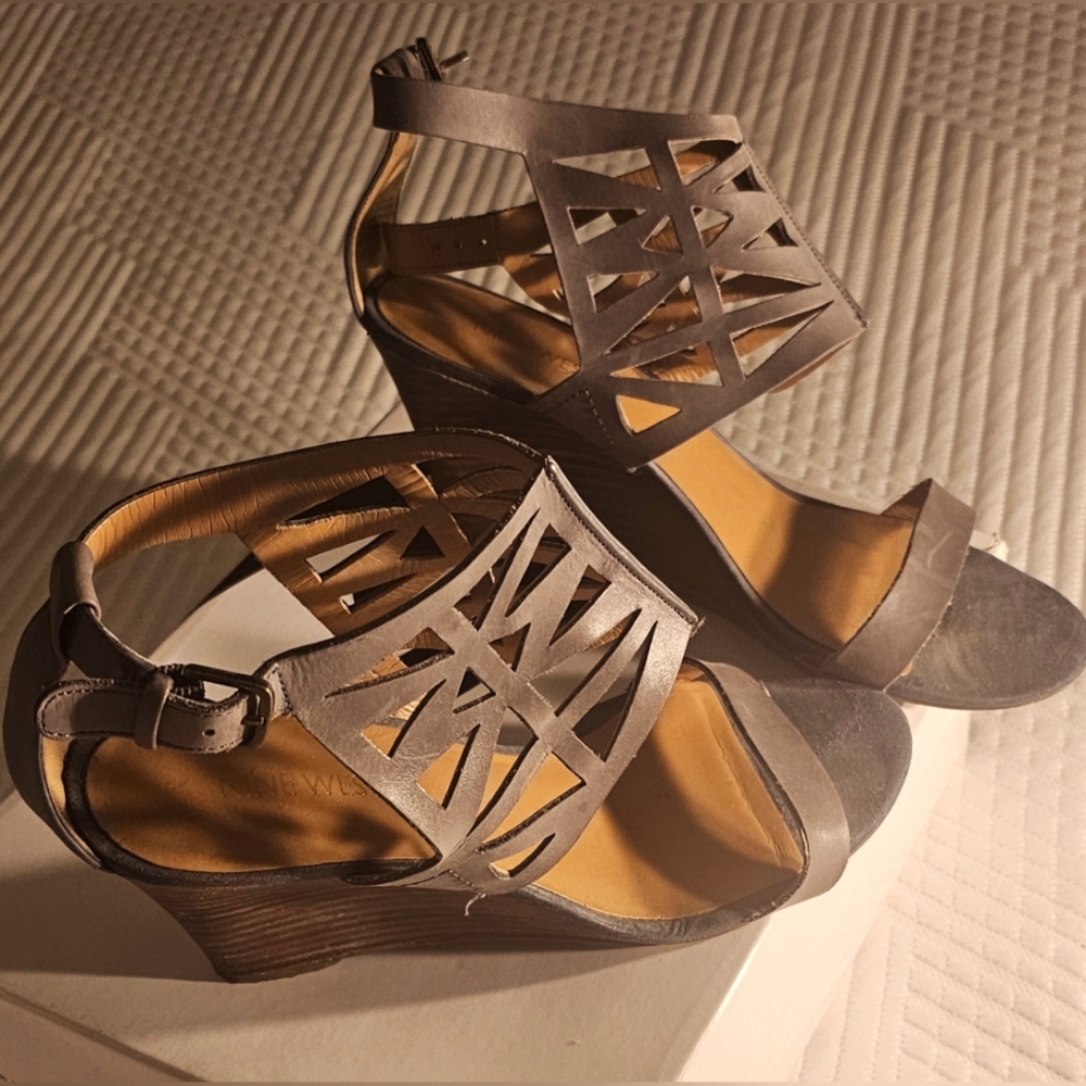 Buckle -Wedge Sandals